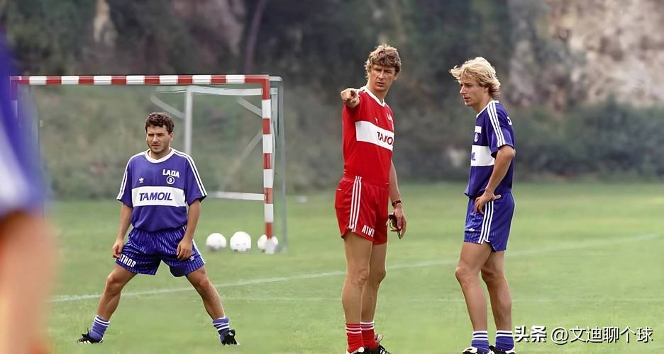 克林斯曼透露和勒夫共事期间趣事：他曾无照驾驶直升机，这很疯狂