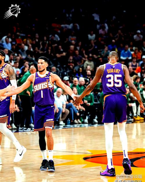 布克：昨天马卢阿奇打得很棒 积极性十足身体对抗堪称出色