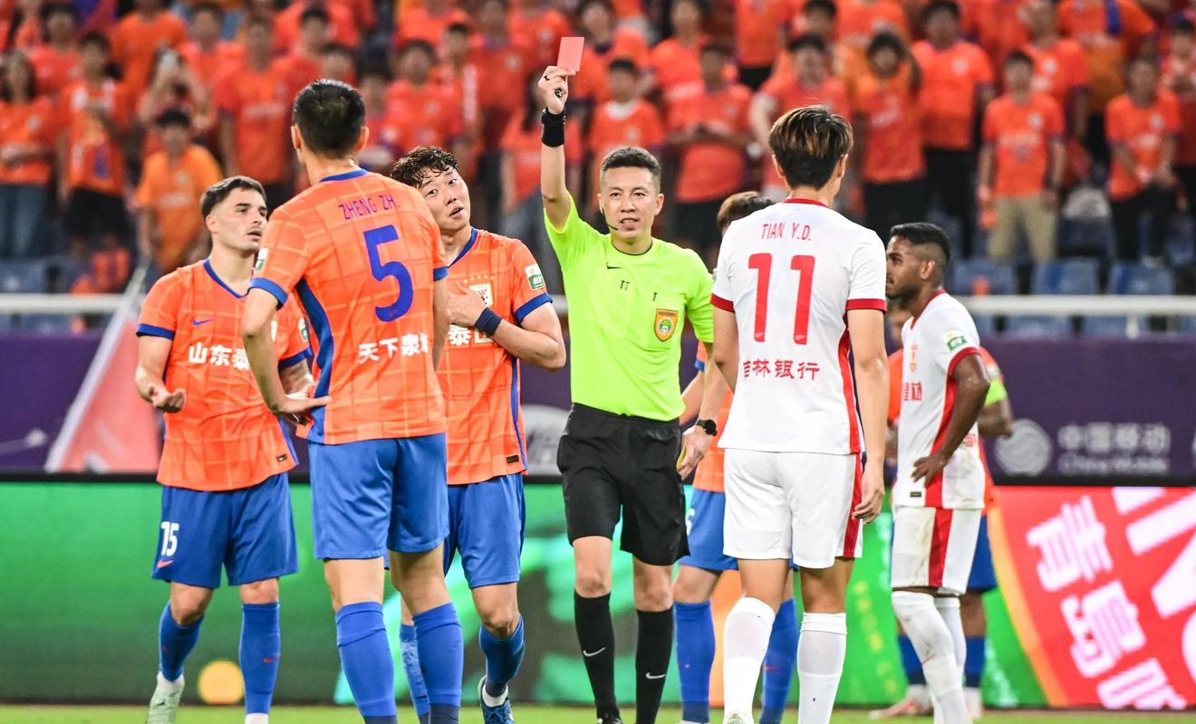 换帅输保级队！半程冠军国安近5轮4负，基本退出本赛季中超争冠