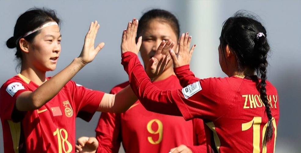 世界波！周欣怡一条龙后左脚远射破门，U17中国女足1-0领先美国