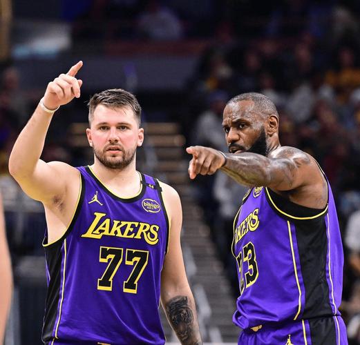 揭幕战对阵勇士！湖人官方晒训练照：机遇总是眷顾有准备的人