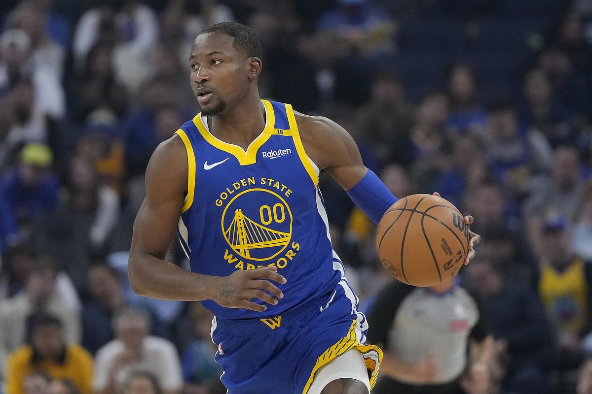 啊?Shams:科尔考虑将库明加纳入首发阵容 霍福德将打替补