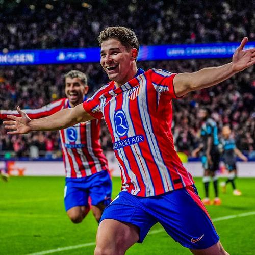 梅开二度，欧冠官方：丹尼斯-曼当选埃因霍温6-2那不勒斯全场最佳