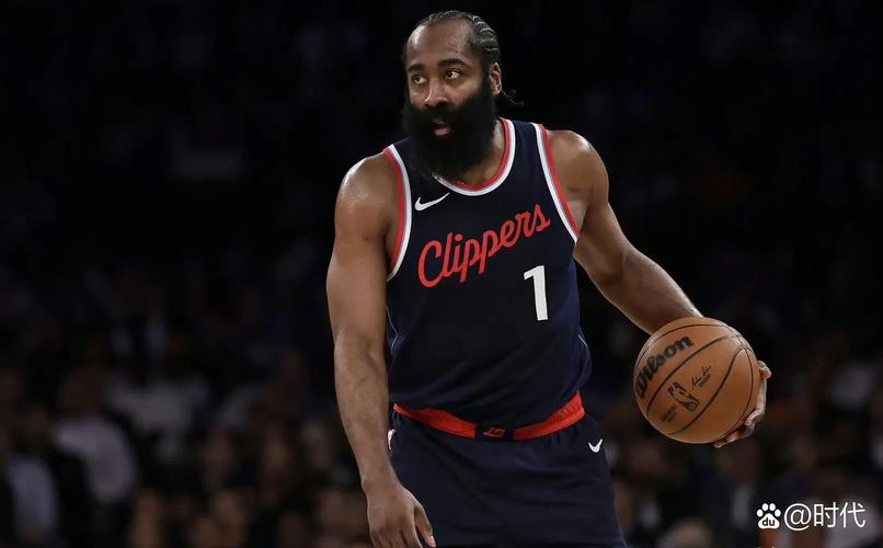 卢：本希望让哈登小卡错开时间带领第二阵容 但两人同时体力不支