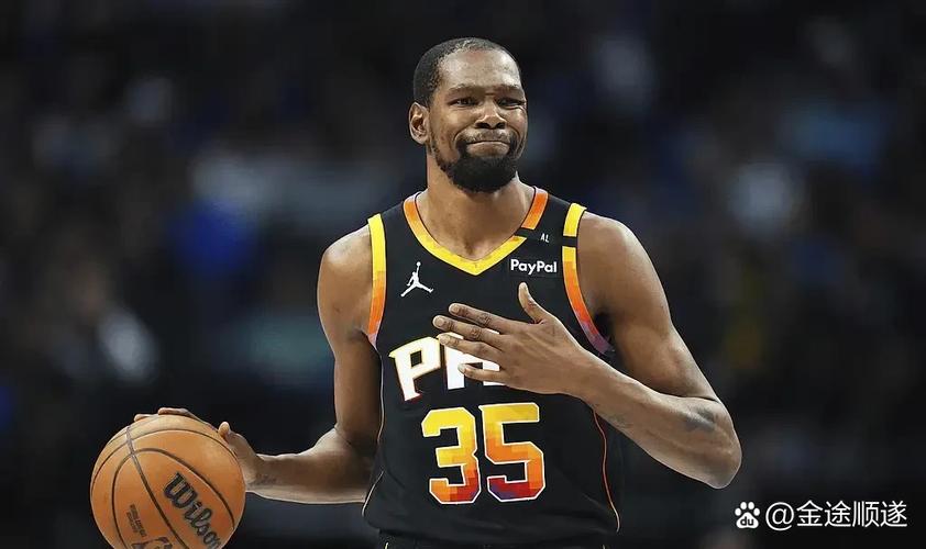 杜兰特：队内年轻人还在摸索个人打法 我们必须明确球队的体系