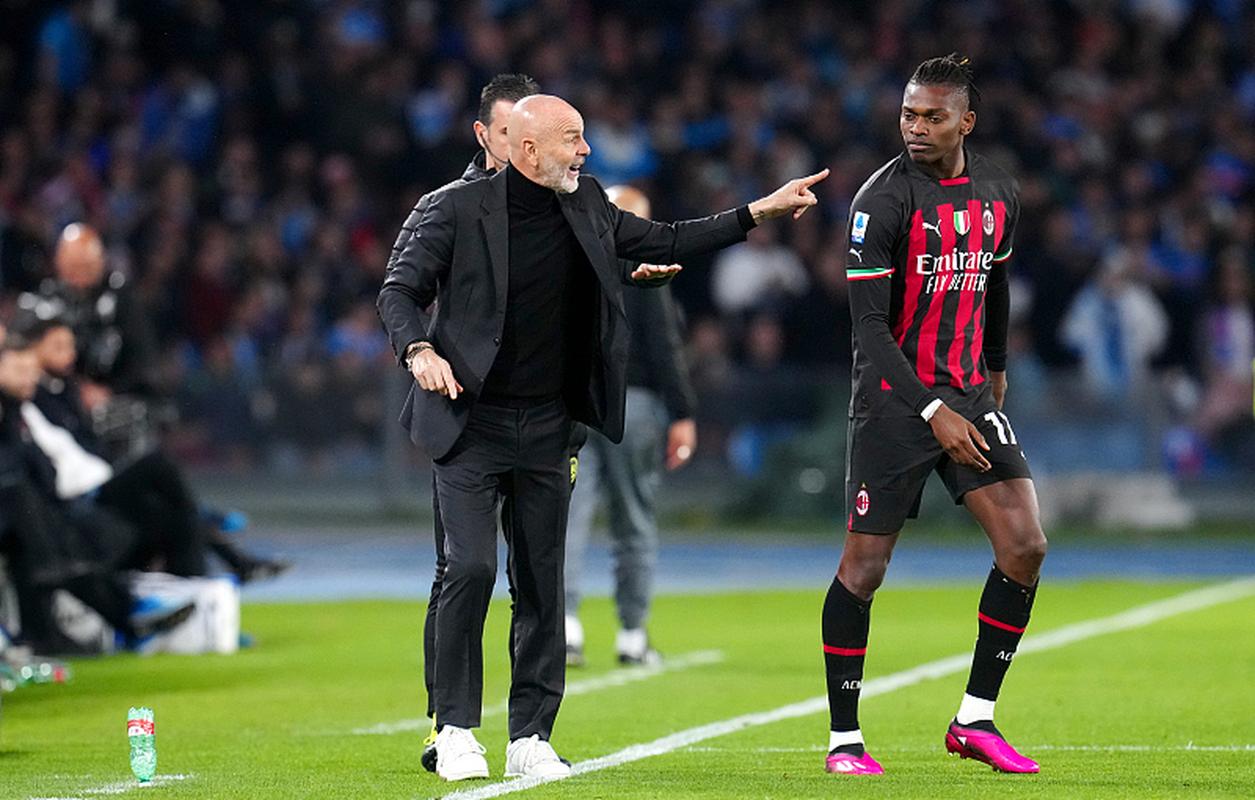 记者：莱奥身体已恢复并参加米兰合练 普利西奇和拉比奥特仍单练