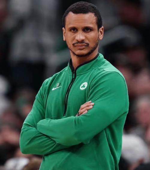 马祖拉: 对将录像课转化为场上表现感到满意 球员吸收能力很强