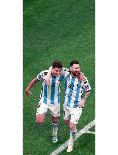 详细阅读:仅次梅西!阿尔瓦雷斯2025年俱乐部和阿根廷国家队已打进27球 仅次梅西!阿尔瓦雷斯2025年俱乐部和阿根廷国家队已打进27球