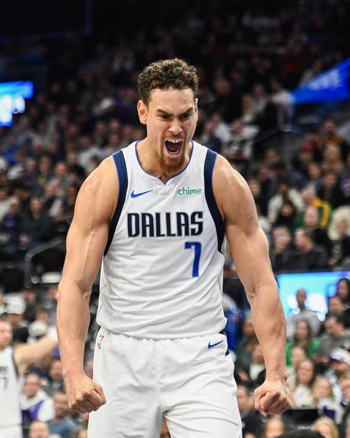 篮网官方:因右脚踝扭伤德雷克-鲍威尔本场不会回归