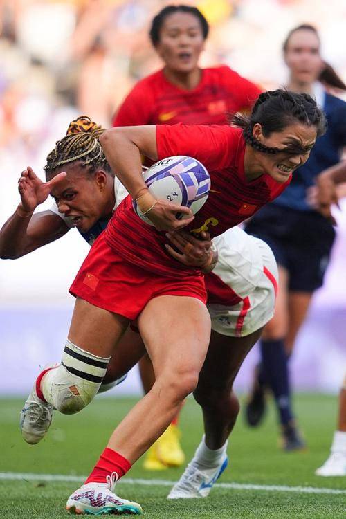 卢尼谈锡安：他的冲击力太强了 防他就像打橄榄球比赛