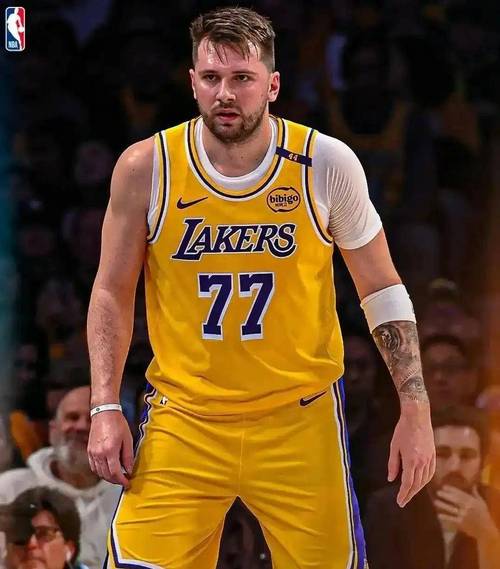 详细阅读:里夫斯:上赛季东契奇肯定很震惊自己被交易 我觉得他在逐渐适应 里夫斯:上赛季东契奇肯定很震惊自己被交易 我觉得他在逐渐适应