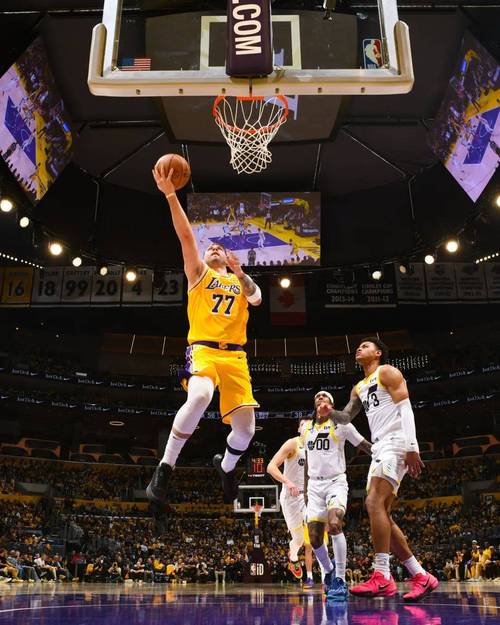 详细阅读:外线11投仅中1!雷迪克:我不记得东契奇有什么糟糕的投篮选择 外线11投仅中1!雷迪克:我不记得东契奇有什么糟糕的投篮选择