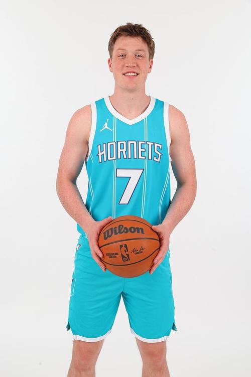 生涯新高!克尼佩尔17中9攻下24分6板5助1断 正负值+20