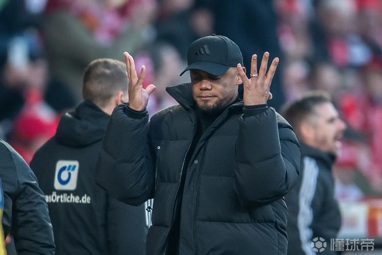 记者：孔帕尼的助教团队，近日将与拜仁续约