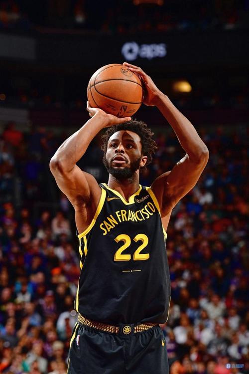 今天不够！维金斯13中7得17分9板6助2帽 还有5失误