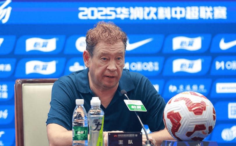 确认退役！斯卢茨基：这是于汉超生涯最后一战，明年加入教练组