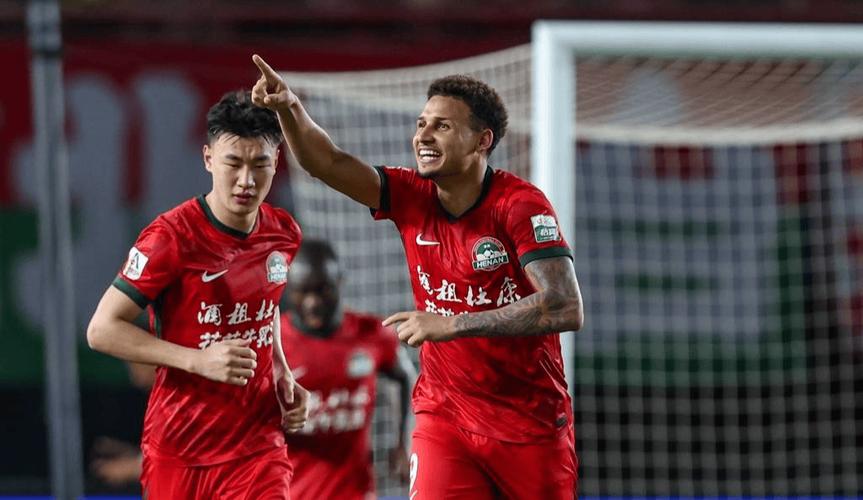 数据看中超|赛季红牌51张 泰山7张红牌领跑 王大雷2次染红最多