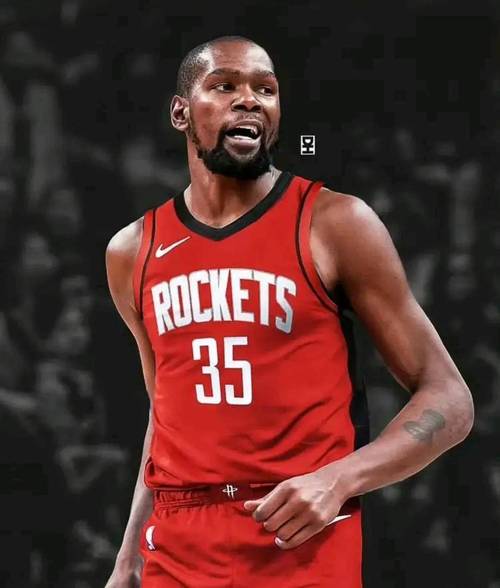 火箭众将入场穿搭：杜兰特依旧气质冷帽 杰夫·格林利落夹克造型